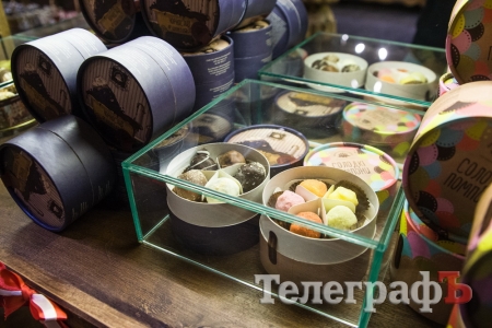 «Львівська майстерня шоколаду» у Кременчуці «підсолодила» життя вимушених переселенців