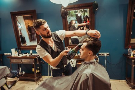 Мужики, пора привести себя в порядок перед праздниками!