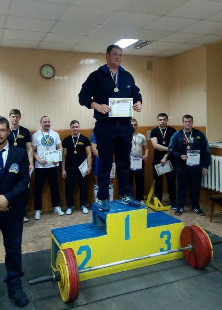 Четверо кременчуцьких богатирів підняли понад 2 тисячі кілограм