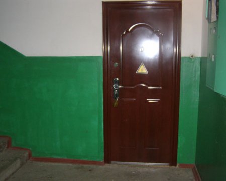 На Полтавщине неизвестные привязали гранату к ручке входной двери жилой квартиры