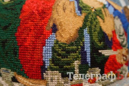 Вишиті картини майстра ливарного цеху Тетяни Мкртчян представили у Кременчуці