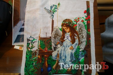 Вишиті картини майстра ливарного цеху Тетяни Мкртчян представили у Кременчуці