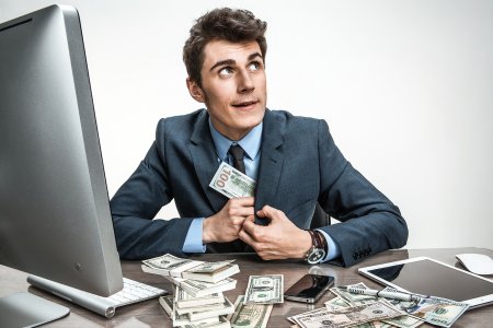 «Представители банка» украли с карты  кременчужанина 17 тысяч гривен