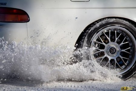 Какие-то нехорошие люди продолжают «дрифт» на площадях в Кременчуге