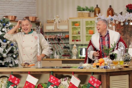 Огоньки, талант-шоу, мюзикл и бокс: что покажут по ТВ на новогодний уикенд