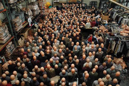 Новый рекорд: в Новогоднюю ночь кременчужане замрут под ёлкой для Mannequin Challenge