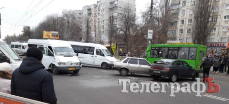 В Кременчуге на Молодежном ДТП: движение транспорта затруднено