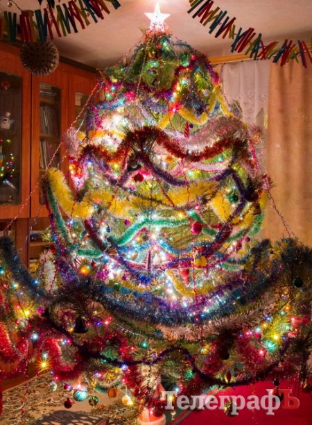 Похвастайся своей красоткой: присылайте нам свои новогодние ёлки