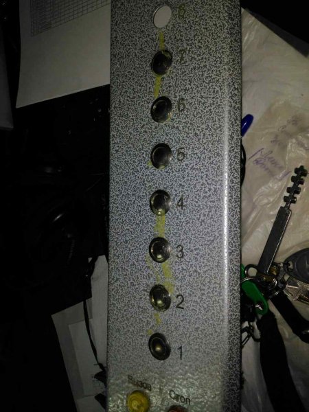 За сутки в Кременчуге одни жильцы спугнули лифтовых вандалов, а другие - не успели