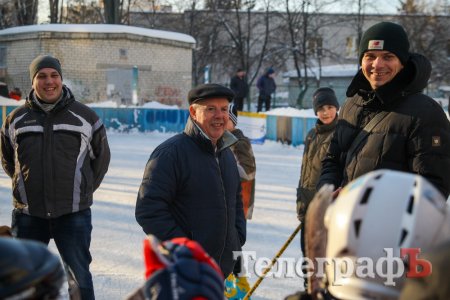 У Кременчуці відкрили безкоштовну ковзанку