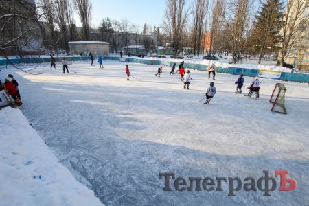 У Кременчуці відкрили безкоштовну ковзанку