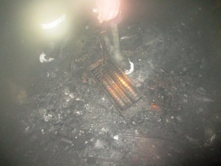 В Кременчуге на пожаре спасали пенсионерку