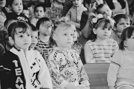 Театр кукол как средство от скуки: сказочные герои посетили Дом малютки и две городских школы-интерната