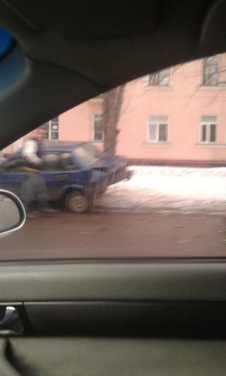 ДТП в Кременчуге: Lanos «поцеловал» «девяносто девятую» Ладу