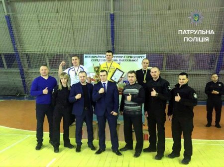 Кременчуцький патрульний у трійці найсильніших армреслерів України