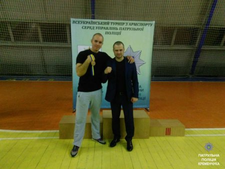 Кременчуцький патрульний у трійці найсильніших армреслерів України