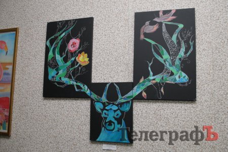 «Батл» у галереї: одночасно дві художниці з учнями конкурують за увагу кременчужан