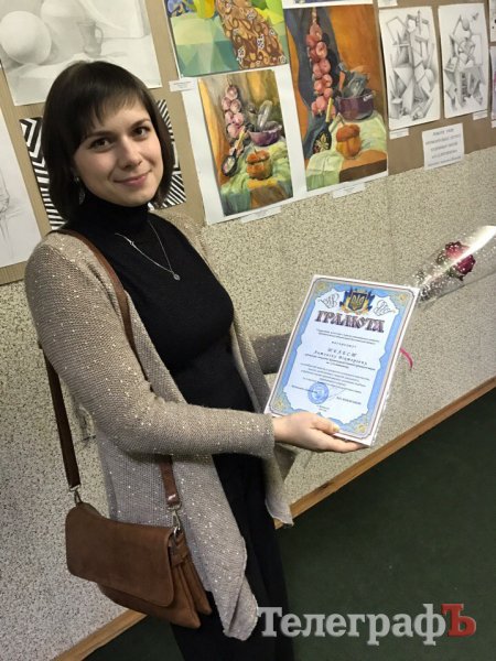 «Батл» у галереї: одночасно дві художниці з учнями конкурують за увагу кременчужан