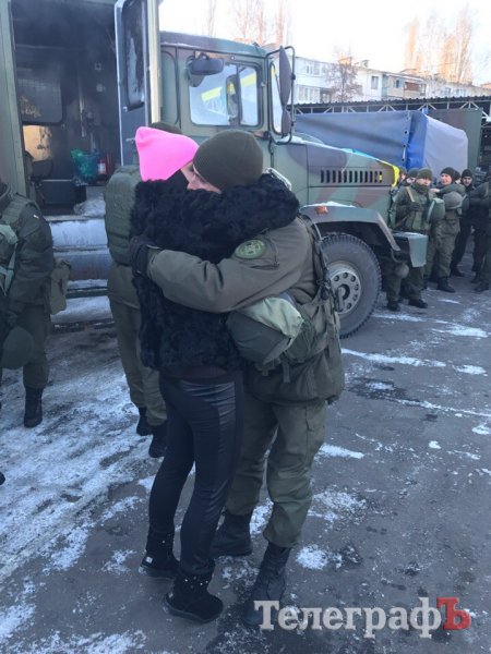 «Папочка, я так ждал!»: нацгвардейцы Кременчуга вернулись из зоны АТО