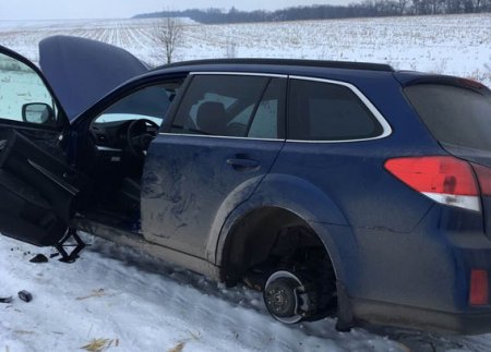 В Кременчуге задержали угонщиков, выбросивших Subaru на мусорку