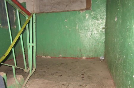 В Кременчуге ссора между 18-летним парнем и 41-летним мужчиной закончилась ножевым ранением