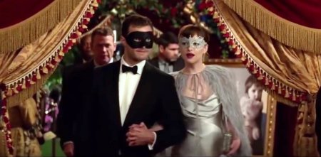 «Відшмагай мене!»: почти рецензия от «Ъ» на «50 оттенков темного»