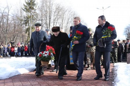 Торжественные речи и стрельба: в Кременчуге почтили память погибших воинов-афганцев