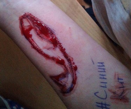 Кременчугские школьники обсуждают игру, итог которой — самоубийство