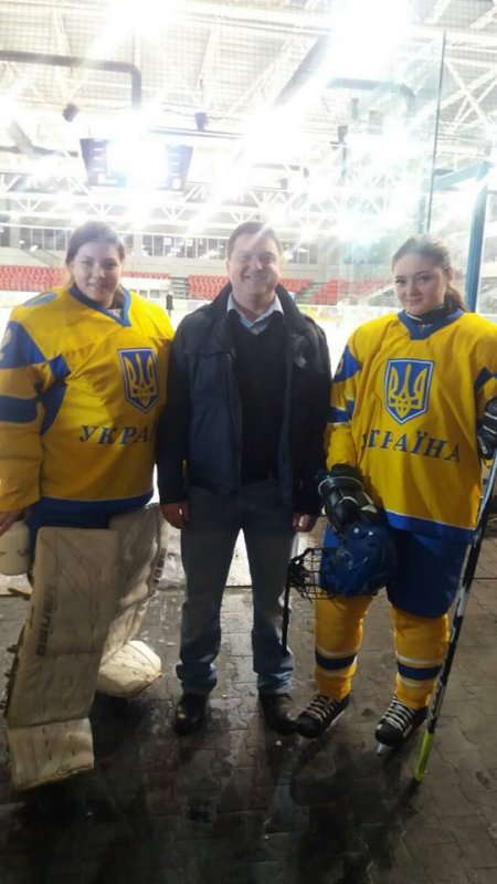 Кременчуцькі хокеїстки у складі команди світлих перемогли у Global Girls Game
