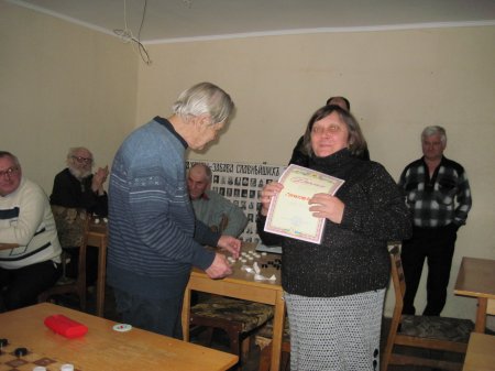 Білі проти чорних: у Кременчуці пройшов турнір з шашок