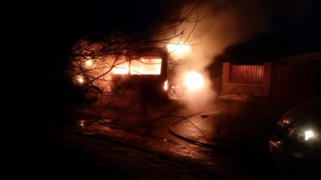 У Піщаному горить автомобіль «Спринтер»