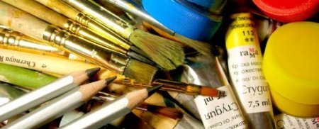 7 березня Кременчуцька художня галерея балансуватиме «Між світлим і темним»