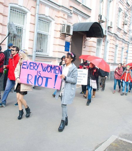 Феминистка из Кременчуга митинговала в Киеве — не обошлось без насилия