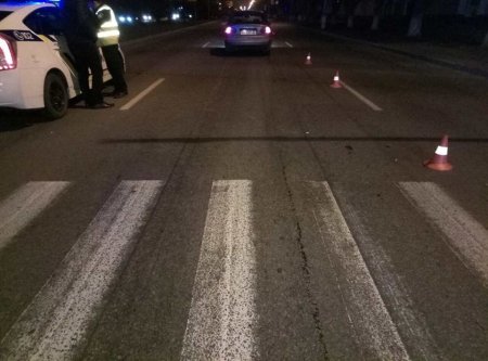 В Кременчуге сбили 16-летнюю девушку: пострадавшая в коме