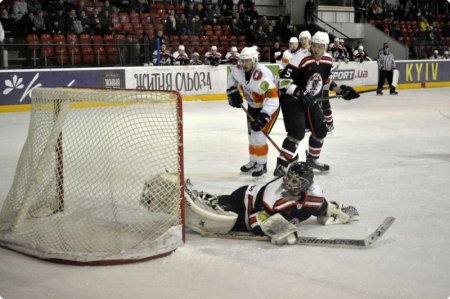 У кроці від фіналу: ХК «Кременчук» втретє поспіль розгромив «Дженералз»