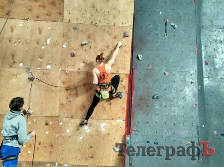 Кращі спортсмени України лазили по стінах СК «Політехнік» Кращі спортсмени України лазили по стінах СК «Політехнік»