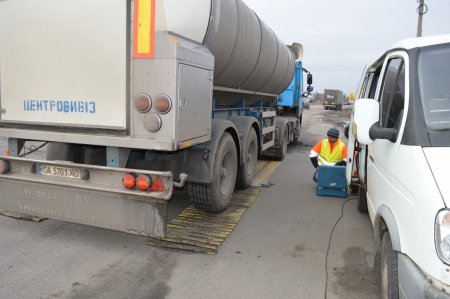 Штрафи за перевантажені фури на полтавських дорогах нараховують у євро