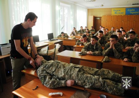 А та В – у Кременчуцькому військовому ліцеї вже добре знають, що ними робити