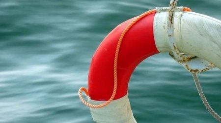 В Кременчуге на Днепре рыбак выпал из лодки