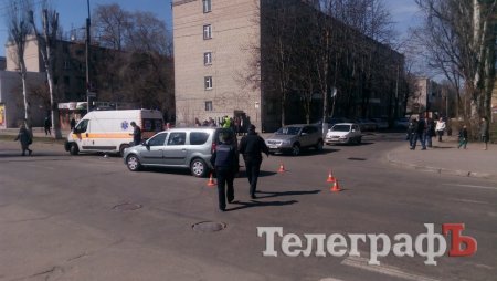 В Кременчуге возле КрНУ ДТП: пострадала пассажир скутера