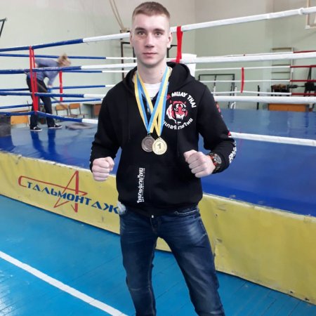 17 на шістьох: кременчуцькі кікбоксери виступили на чемпіонаті України