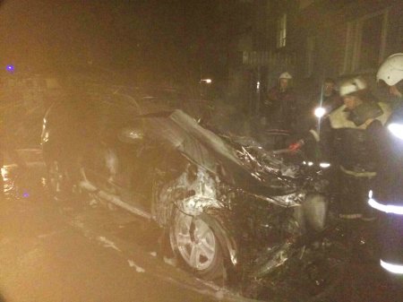 В Кременчуге подожгли внедорожник BMW X5