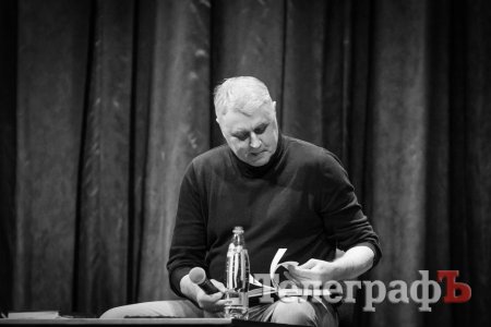 «Ви ж бачите, що кaцaпaм пі***ц, насправді», - Лесь Подерв'янський у Кременчуці (18+)