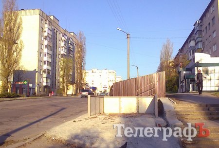 В Кременчуге возле дома мэра на Европейской появилась мусорка по-европейски