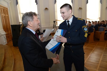 Два курсанта Кременчугского летного колледжа выиграли поездку во Францию на Ле Бурже