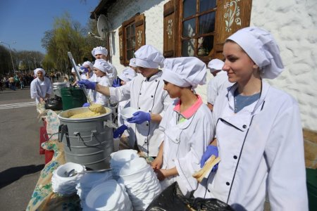 Кременчугская молодежь вычистила 3 городских парка