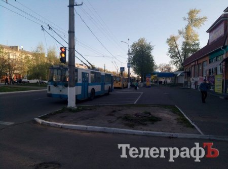 На проспекті Свободи ДТП: рух транспорту ускладнений