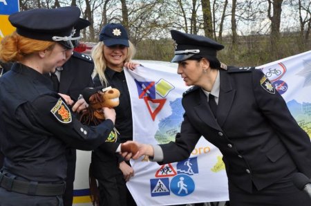 До поліціянтів Полтави  завітав Інспектор Грива з флешмобом «БДР-challenge»