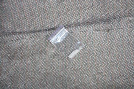 Наркотики и три «ствола» нашли патрульные у кременчужан в машине