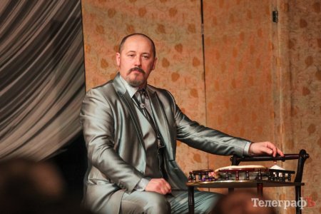 Кременчуцький Троїцький театр покаже свою «Людину, яка платить» киянам